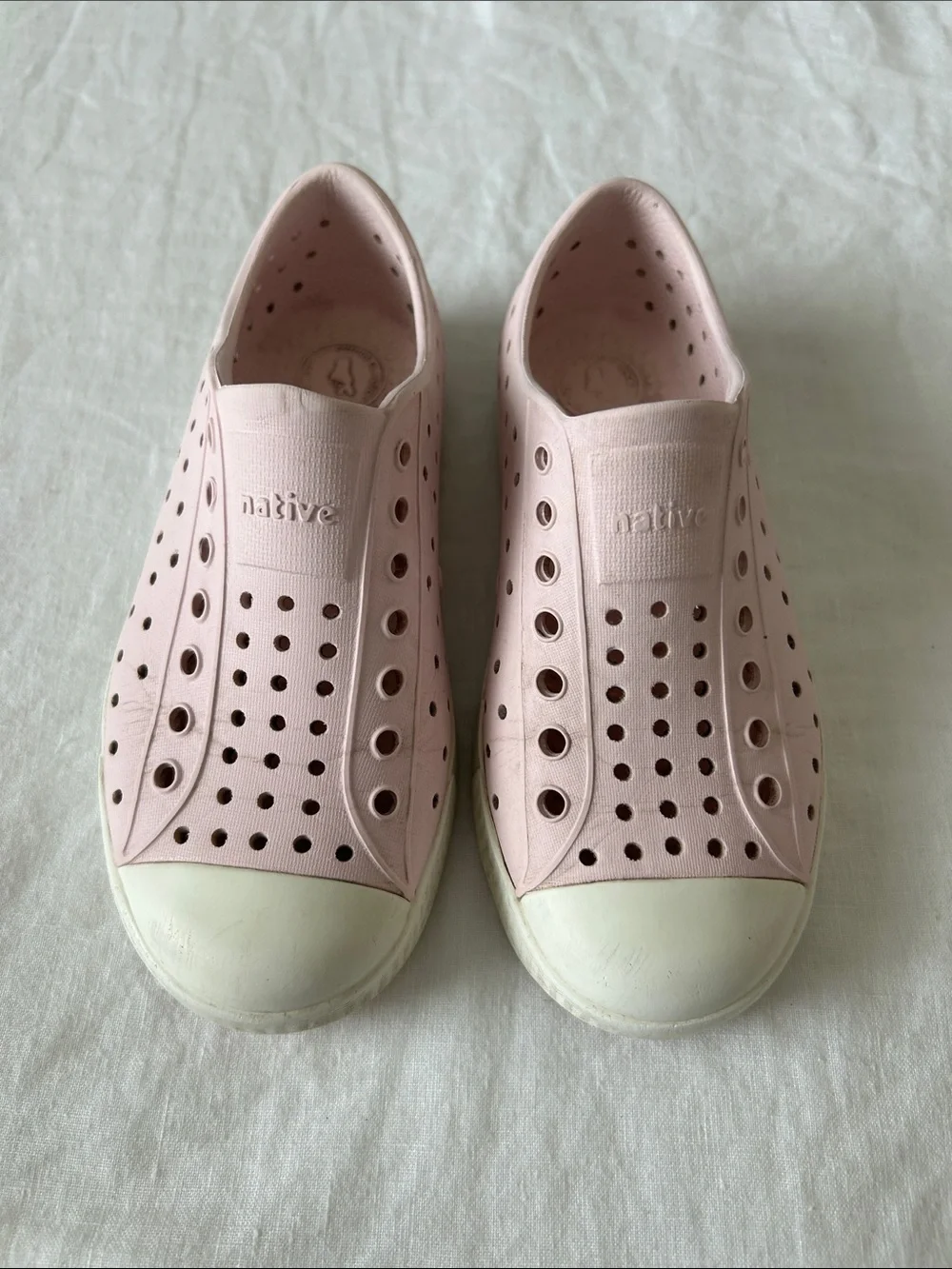 Native Jefferson Kids Water Shoes in Pale Pink with White Toe, Sz.C12. Good Con.
